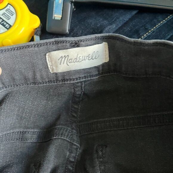 MADEWELL "9" MID-RISE SKINNY" Distressed Jeans w/Raw Hem In "SLATER" Size 31 - Picture 7 of 10